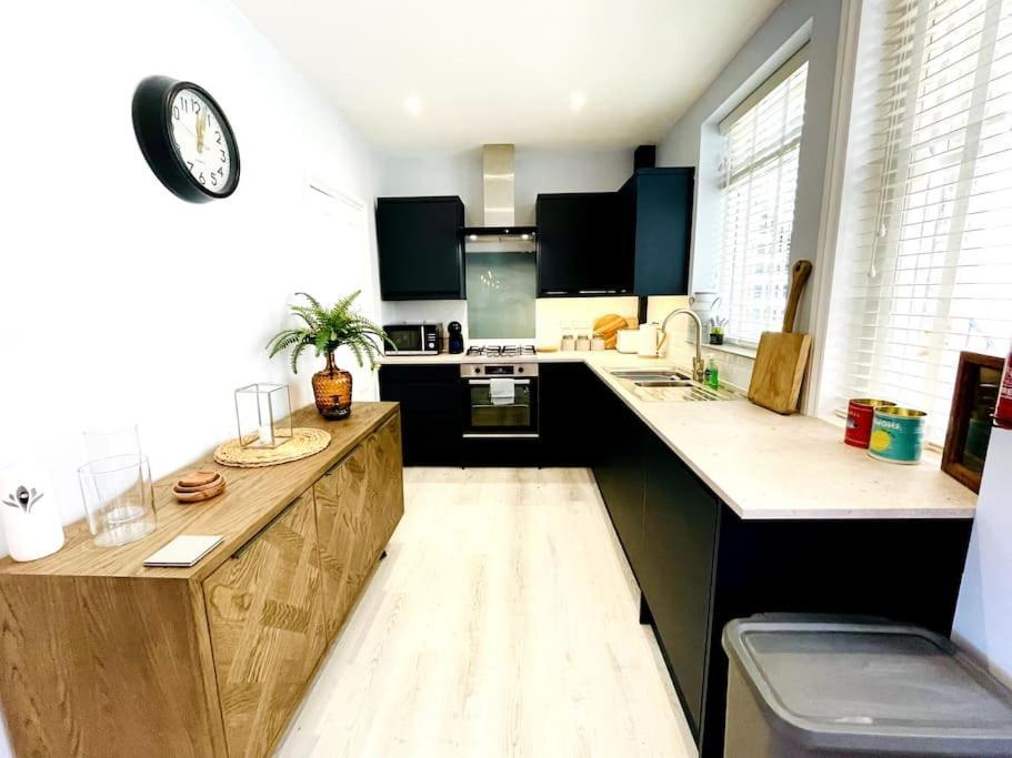 Rookley Villa, 3 Bedroom Family Apartment, Ventnor Εξωτερικό φωτογραφία