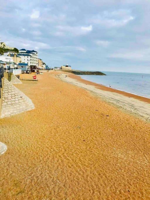 Rookley Villa, 3 Bedroom Family Apartment, Ventnor Εξωτερικό φωτογραφία