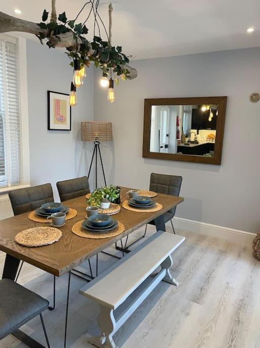 Rookley Villa, 3 Bedroom Family Apartment, Ventnor Εξωτερικό φωτογραφία